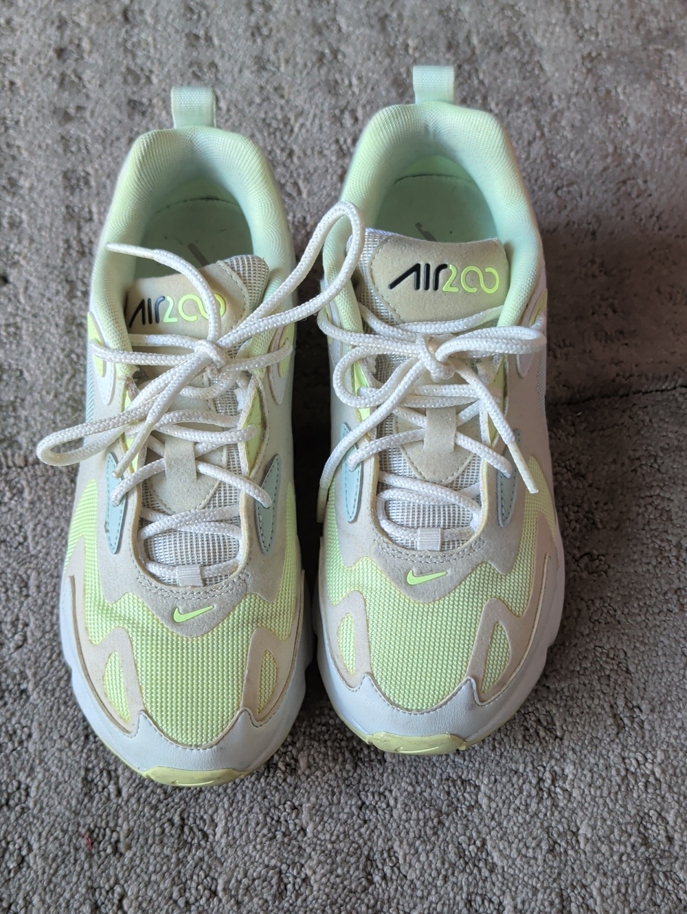Nike Air200 in Light Green and White 6.5